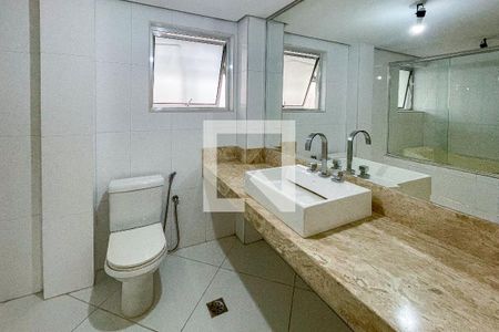 Apartamento à venda com 137m², 2 quartos e 1 vaga Apartamento à venda com 137m², 2 quartos e 1 vagaBanheiro da Suíte