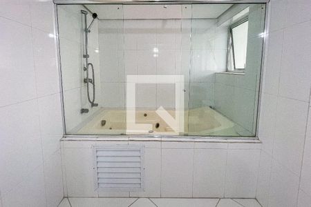 Apartamento à venda com 137m², 2 quartos e 1 vaga Apartamento à venda com 137m², 2 quartos e 1 vagaBanheiro da Suíte