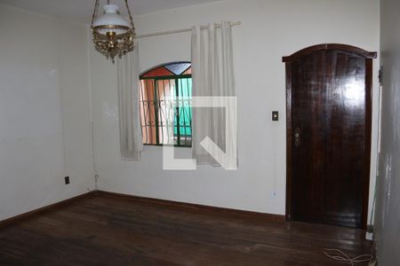 Sala 2 de casa para alugar com 3 quartos, 250m² em Milionários, Belo Horizonte