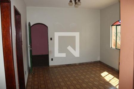 Sala 1 de casa para alugar com 3 quartos, 250m² em Milionários, Belo Horizonte