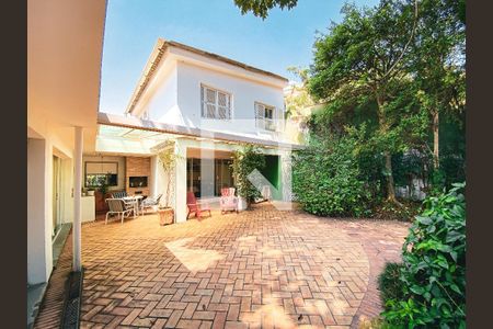 Casa à venda com 299m², 4 quartos e 3 vagasfundos