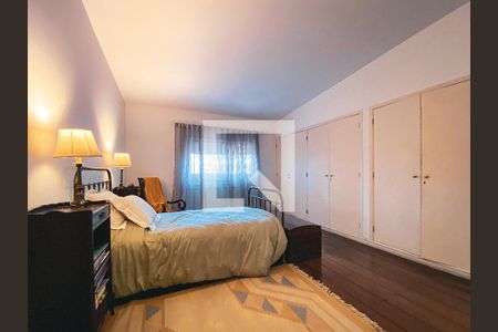 Casa à venda com 299m², 4 quartos e 3 vagasSuíte 2