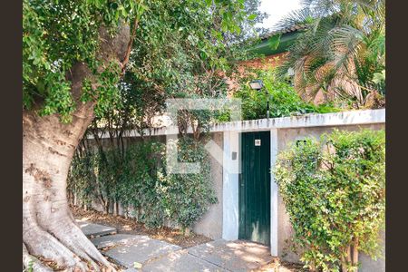 Entrada de casa à venda com 4 quartos, 299m² em Butantã, São Paulo