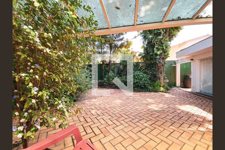 Casa à venda com 299m², 4 quartos e 3 vagasQuintal