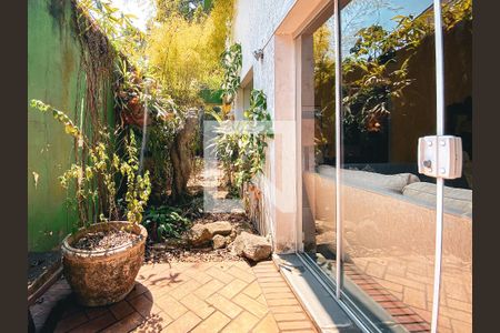 Casa à venda com 299m², 4 quartos e 3 vagasCorredor