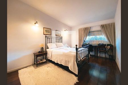 Casa à venda com 299m², 4 quartos e 3 vagasSuíte 2