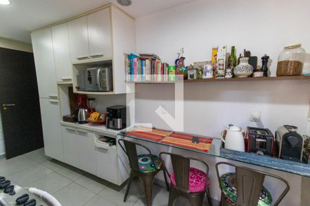 Casa para alugar com 4700m², 8 quartos e 6 vagasCozinha Casa 2