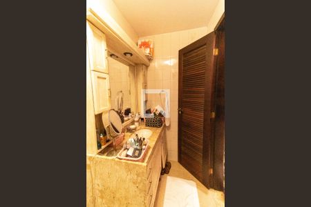 Casa para alugar com 4700m², 8 quartos e 6 vagasBanheiro da Suíte 1 Casa 2