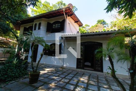 Casa para alugar com 4700m², 8 quartos e 6 vagasFachada Casa 2