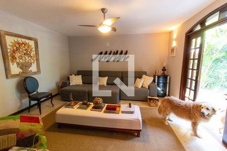 Casa para alugar com 4700m², 8 quartos e 6 vagasSala Casa 2