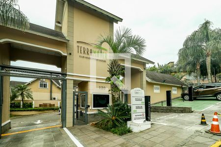 Casa de condomínio para alugar com 180m², 3 quartos e 2 vagas Casa de condomínio para alugar com 180m², 3 quartos e 2 vagasFachada