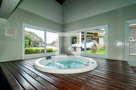 Casa de condomínio para alugar com 180m², 3 quartos e 2 vagas Casa de condomínio para alugar com 180m², 3 quartos e 2 vagasÁrea comum - Piscina Quente