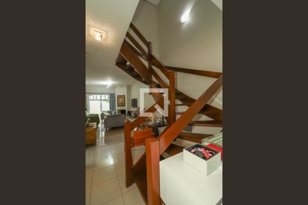 Casa de condomínio para alugar com 180m², 3 quartos e 2 vagas Casa de condomínio para alugar com 180m², 3 quartos e 2 vagasSala