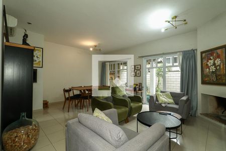 Casa de condomínio para alugar com 180m², 3 quartos e 2 vagas Casa de condomínio para alugar com 180m², 3 quartos e 2 vagasSala