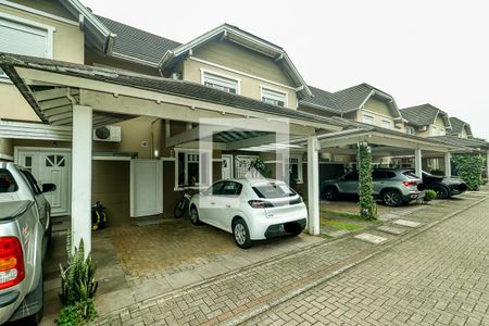 Casa de condomínio para alugar com 180m², 3 quartos e 2 vagas Casa de condomínio para alugar com 180m², 3 quartos e 2 vagasFachada