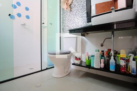 Casa de condomínio à venda com 130m², 3 quartos e 2 vagasBanheiro da Suíte