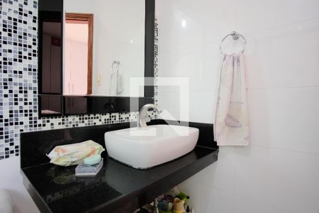 Casa de condomínio à venda com 130m², 3 quartos e 2 vagasBanheiro da Suíte