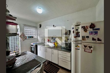 Casa para alugar com 170m², 4 quartos e 2 vagas Casa para alugar com 170m², 4 quartos e 2 vagasCozinha