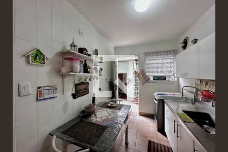 Casa para alugar com 170m², 4 quartos e 2 vagas Casa para alugar com 170m², 4 quartos e 2 vagasCozinha