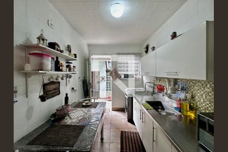 Casa para alugar com 170m², 4 quartos e 2 vagas Casa para alugar com 170m², 4 quartos e 2 vagasCozinha