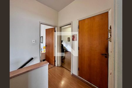 Casa para alugar com 170m², 4 quartos e 2 vagas Casa para alugar com 170m², 4 quartos e 2 vagasCorredor Quartos