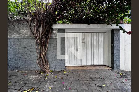 Casa para alugar com 170m², 4 quartos e 2 vagas Casa para alugar com 170m², 4 quartos e 2 vagasFachada