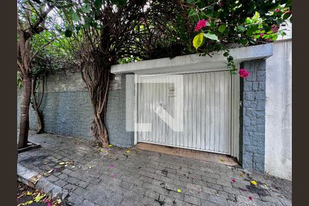 Casa para alugar com 170m², 4 quartos e 2 vagas Casa para alugar com 170m², 4 quartos e 2 vagasFachada