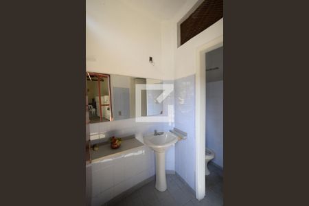 Casa para alugar com 250m², 3 quartos e 4 vagasBanheiro Externo