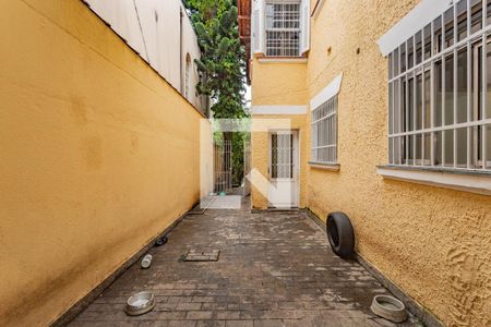 Casa à venda com 216m², 3 quartos e 2 vagasQuintal