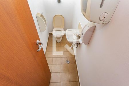 Casa à venda com 216m², 3 quartos e 2 vagasBanheiro 1