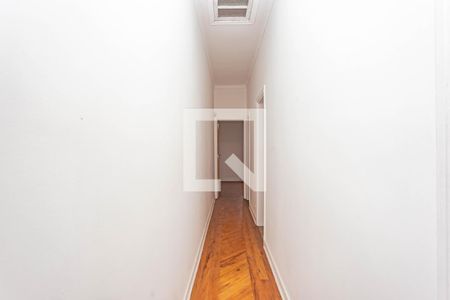 Casa à venda com 216m², 3 quartos e 2 vagasCorredor