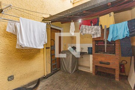 Casa à venda com 216m², 3 quartos e 2 vagasQuintal