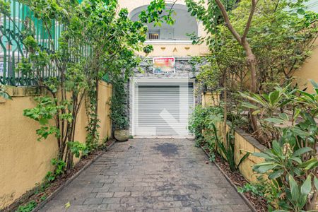 Casa à venda com 216m², 3 quartos e 2 vagasQuintal