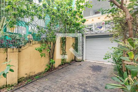 Casa à venda com 216m², 3 quartos e 2 vagasQuintal