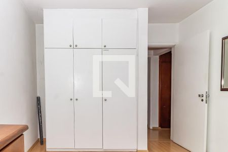 Apartamento à venda com 105m², 4 quartos e 2 vagasQuarto 2
