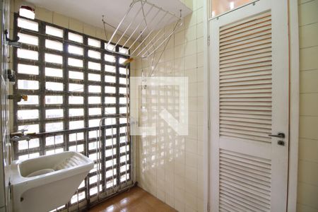 Apartamento à venda com 64m², 2 quartos e 1 vagaÁrea de Serviço