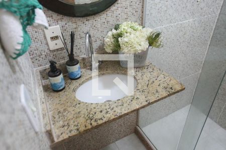 Casa de condomínio à venda com 120m², 3 quartos e 2 vagasBanheiro da Copa