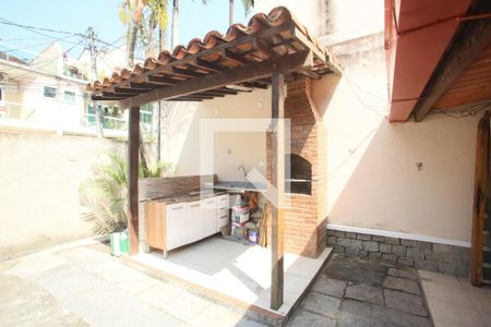 Casa de condomínio à venda com 120m², 3 quartos e 2 vagasChurrasqueira