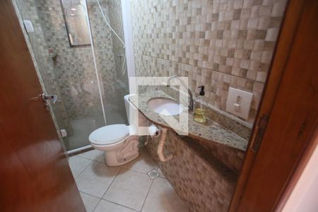 Casa de condomínio à venda com 120m², 3 quartos e 2 vagasBanheiro Social