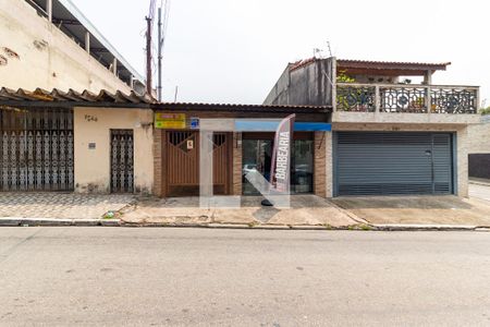 Casa à venda com 150m², 2 quartos e 3 vagas Casa à venda com 150m², 2 quartos e 3 vagasFachada