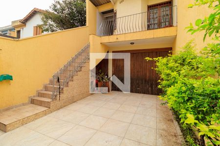 Casa à venda com 185m², 3 quartos e 2 vagas Casa à venda com 185m², 3 quartos e 2 vagasÁrea externa