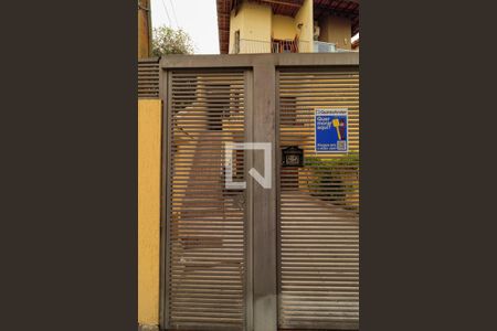 Casa à venda com 185m², 3 quartos e 2 vagas Casa à venda com 185m², 3 quartos e 2 vagasPlaquinha + Fachada