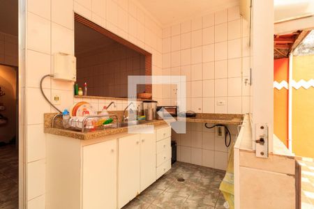 Casa à venda com 185m², 3 quartos e 2 vagas Casa à venda com 185m², 3 quartos e 2 vagasCozinha