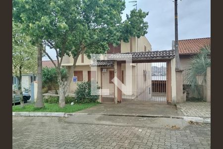 Casa à venda com 163m², 3 quartos e 4 vagas Casa à venda com 163m², 3 quartos e 4 vagasFachada