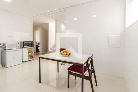 Casa à venda com 280m², 4 quartos e 2 vagasCozinha