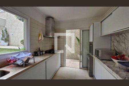 Casa à venda com 3 quartos, 347m² em Chácara Monte Alegre, São Paulo