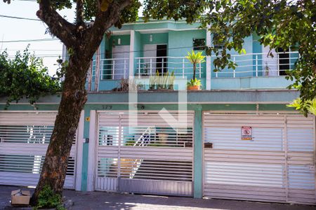 Casa à venda com 230m², 2 quartos e 4 vagasFachada