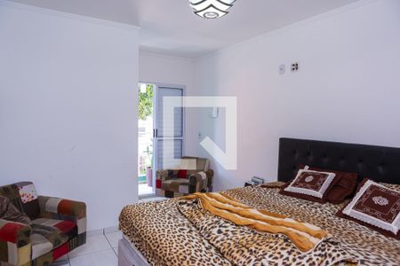 Casa à venda com 230m², 2 quartos e 4 vagasSuíte