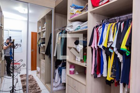 Casa à venda com 230m², 2 quartos e 4 vagasQuarto/Closet