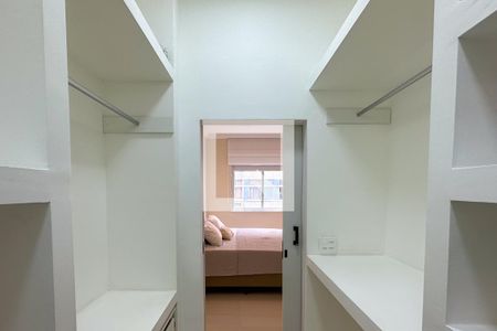 Apartamento à venda com 110m², 3 quartos e sem vagaSuíte - closet